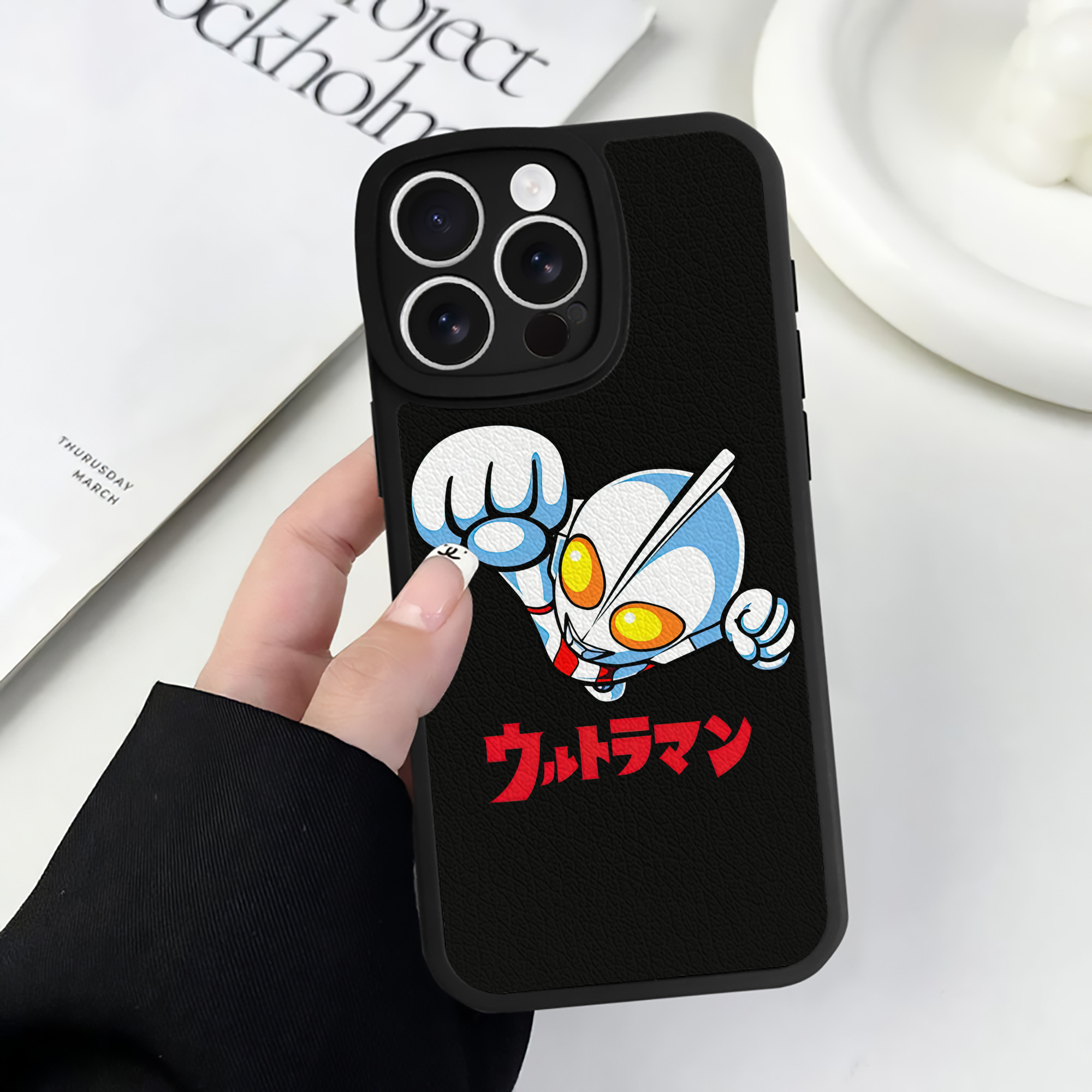 （画像用） ウルトラマン Ultraman 【iPhone 16シリーズ対応】シリコンスマホケース（レザー調） 材質：シリコン